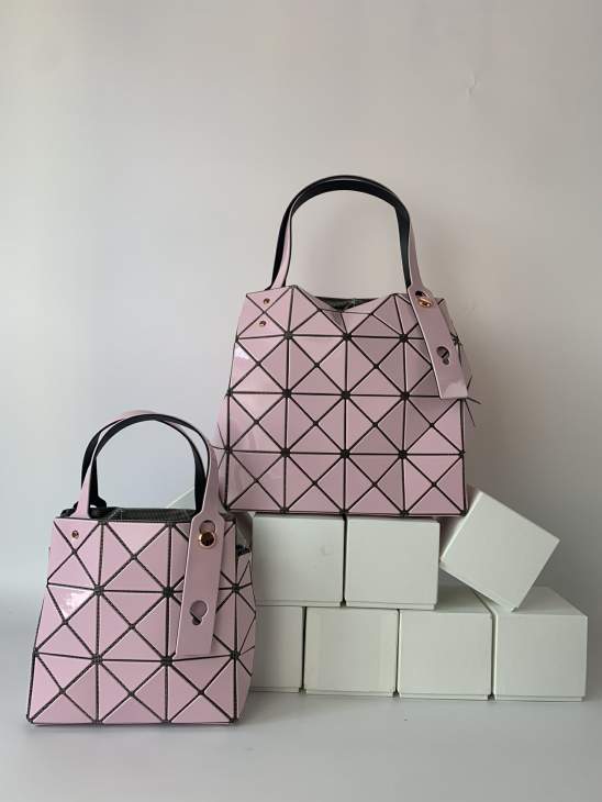 Picture of Issey Miyake Handbags _SKUfw153934292fw